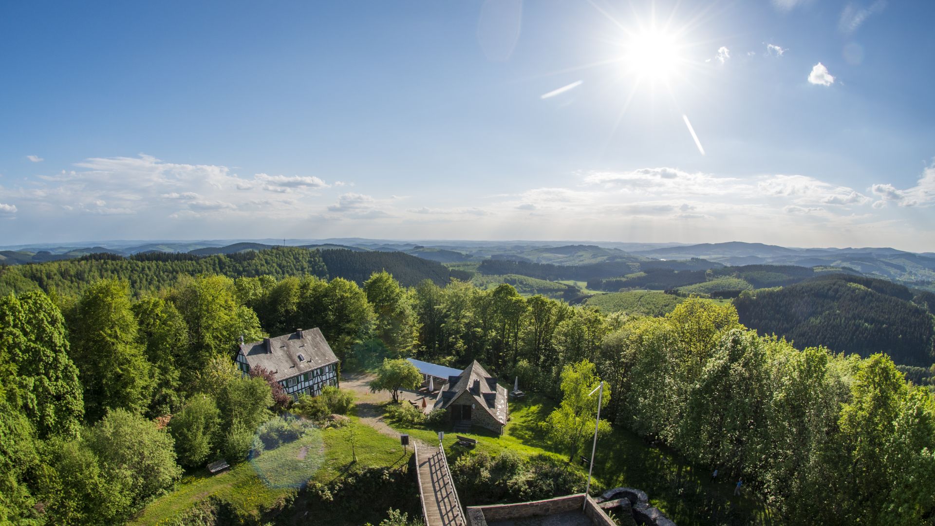 Sommerliche Aussicht von der Ginsburg