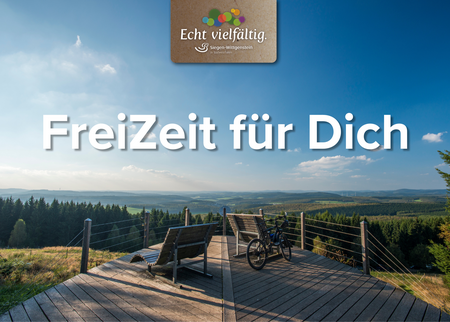 Der Aussichtspunkt "Tiefenrother Höhe" mit Schriftzug "FreiZeit für Dich"
